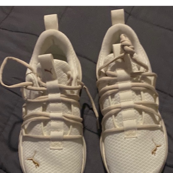 Athletic shoes - Picture 1 of 1